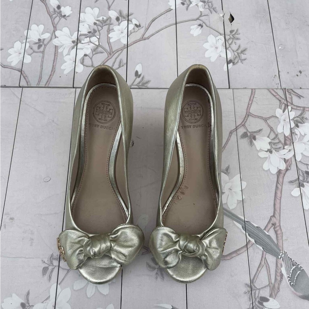 Tory Burch Metallic Bow Peep Toe Heels